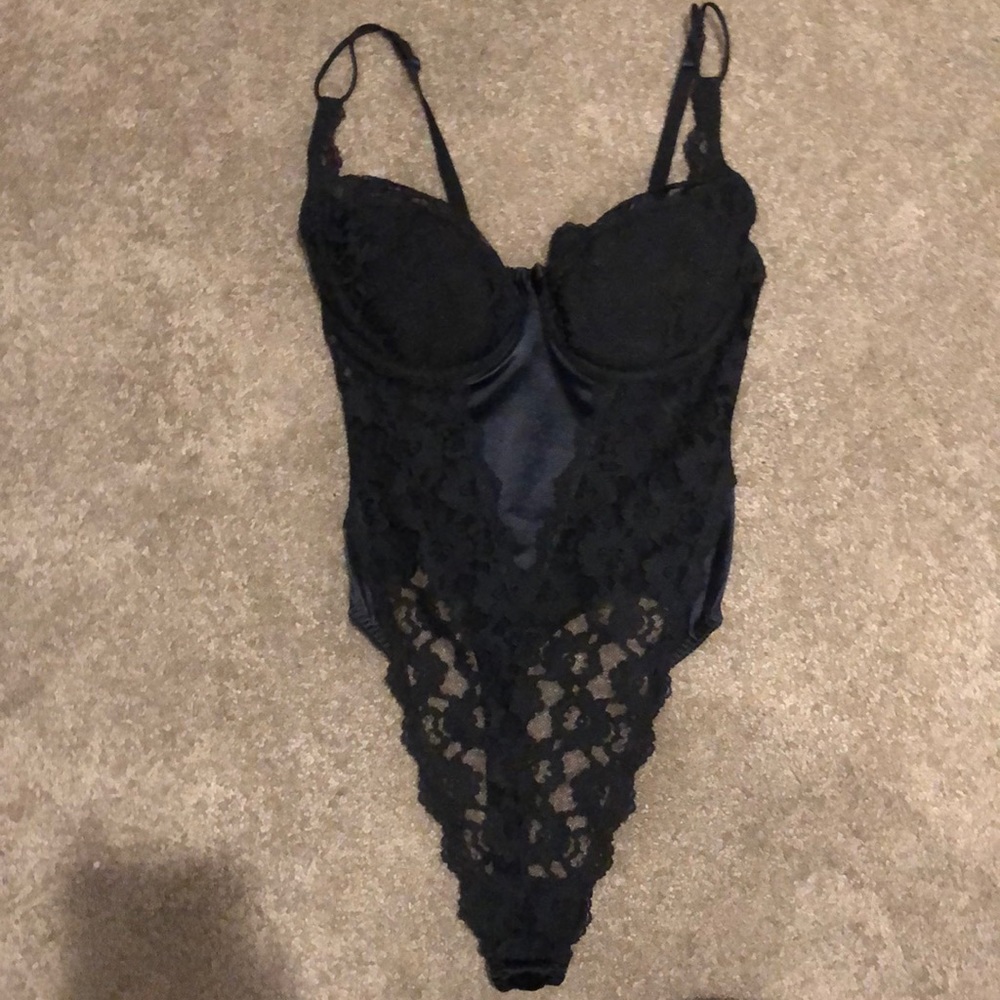 NWOT VINTAGE Victoria’s Secret Lace Teddy - 36D